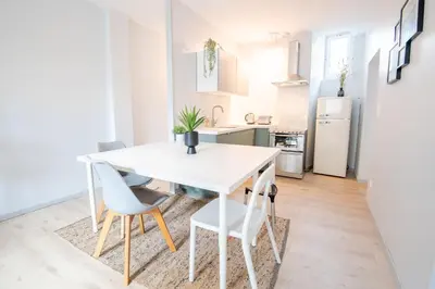 Cuisine ou kitchenette dans l'établissement « AU VINCI VERT » Appartement 4 pers. NEUF