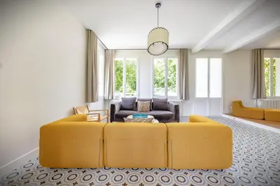 Coin salon dans l'établissement Gîte de la Futaie-Maison de caractère au calme