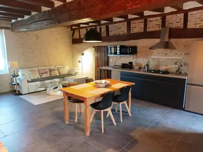 Cuisine ou kitchenette dans l'établissement Gîte tout confort avec grand jardin, cheminée, clim et WIFI, proche châteaux de la Loire et ZooParc de Beauval - FR-1-491-400