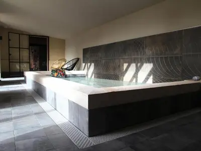 Plan de l'établissement Gîte de charme avec spa, piscine intérieure et jardin clos près de Chinon - FR-1-381-553