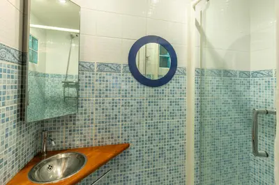 Salle de bains dans l'établissement Ultra centre, 2 Ch, 2 SDB, Blois