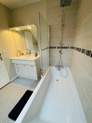 Salle de bains dans l'établissement Le Duplex - Hyper Centre-Ville - 6 voyageurs
