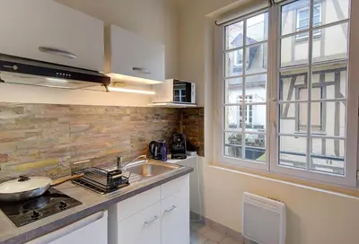 Cuisine ou kitchenette dans l'établissement Chic et Cosy - Arrivée Autonome