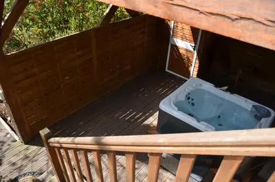 Plan de l'établissement Cabane avec Jacuzzi privatif du Manoir du Parc - Adults only