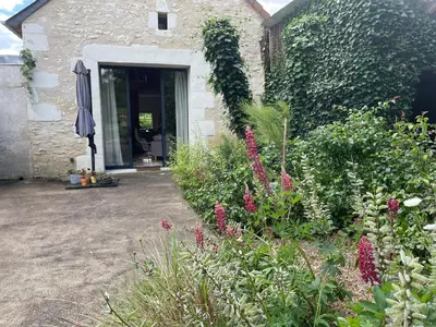 Jardin de l'établissement Échappez-vous à la campagne sarthoise: charme, nature, proximité 24H du Mans & zoo! - FR-1-410-448