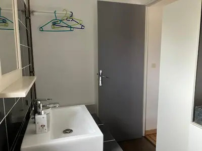 Salle de bains dans l'établissement Chambre chez Armelle