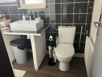 Salle de bains dans l'établissement Chambre chez Armelle