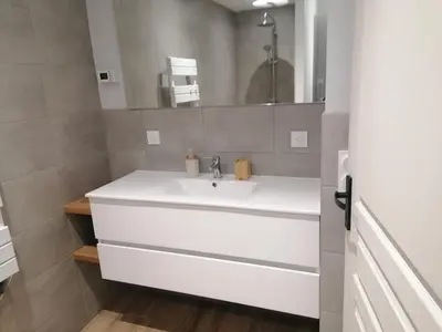 Salle de bains dans l'établissement Appartement en plein coeur de Contres