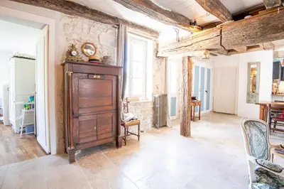 Télévision ou salle de divertissement dans l'établissement Le Charme Atypique proche d'Amboise