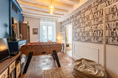Télévision ou salle de divertissement dans l'établissement Gîte 11 personnes Vallée du loir