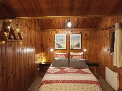 Un ou plusieurs lits dans un hébergement de l'établissement Le chalet à la campagne !