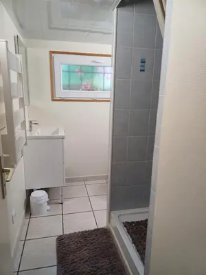 Salle de bains dans l'établissement Superbe appartement à la campagne