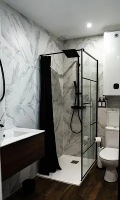 Salle de bains dans l'établissement Studio élégant au coeur de Saumur - Tout à pied !