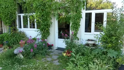 Jardin de l'établissement Logement spacieux et original proche gare au RDC