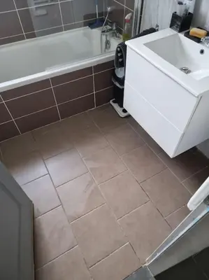 Salle de bains dans l'établissement Domaine des roses - Charmante Maison à Louer
