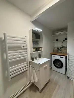 Cuisine ou kitchenette dans l'établissement Chez Léo - Rue de la Scellerie