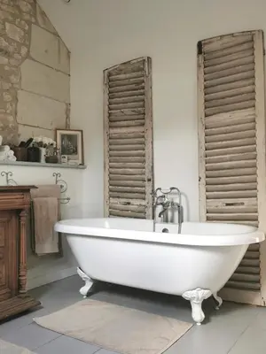 Salle de bains dans l'établissement Les jardins de Claunay