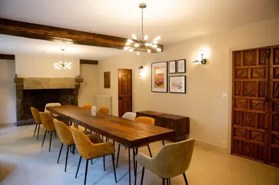 Coin salon dans l'établissement Villa luxueuse - La maison des pilotes - 50 m du circuit des 24h du Mans