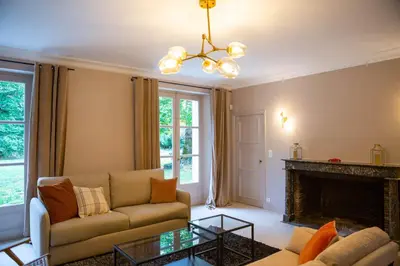 Coin salon dans l'établissement Villa luxueuse - La maison des pilotes - 50 m du circuit des 24h du Mans