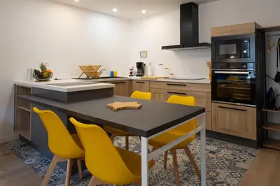 Cuisine ou kitchenette dans l'établissement LoudunBNB