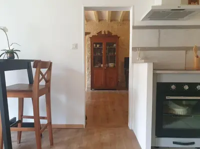 Cuisine ou kitchenette dans l'établissement Le Logis Ronsard - Gîte de charme en Touraine