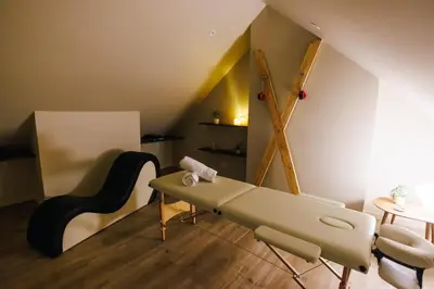 Spa ou équipements de bien-être de l'établissement Eden Room - Luxe, Balnéo & Sauna