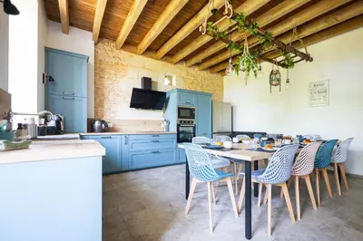 Cuisine ou kitchenette dans l'établissement CENTER PARCS à 5min - Idéal Familles & Groupes - 3 parkings - Piscine - Jardin clos - Au calme - Châteaux de la Loire