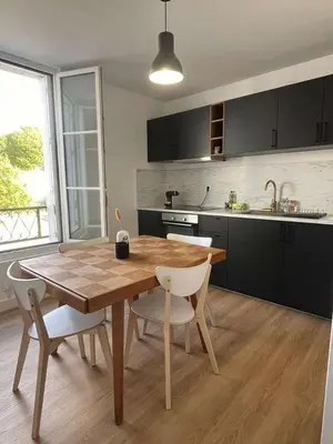 Cuisine ou kitchenette dans l'établissement LE CHOEUR DE FRANCUEIL - T2 avec vue