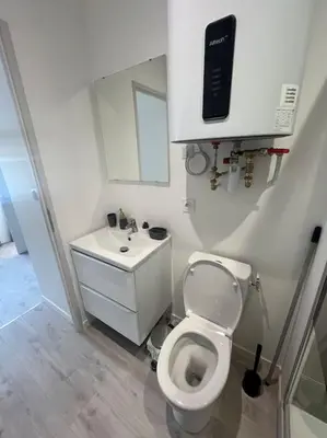 Salle de bains dans l'établissement Studio Menthe à l'eau - Avec extérieur - Futuroscope 20min