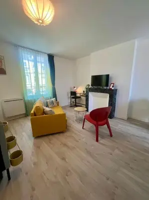 Télévision ou salle de divertissement dans l'établissement Studio Pep's - Futuroscope 20min - 2 personnes et enfants