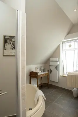 Salle de bains dans l'établissement La Maison du Carroir