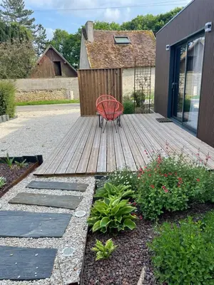 Jardin de l'établissement Tiny house