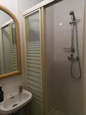 Salle de bains dans l'établissement Studio quartier hôpital et université