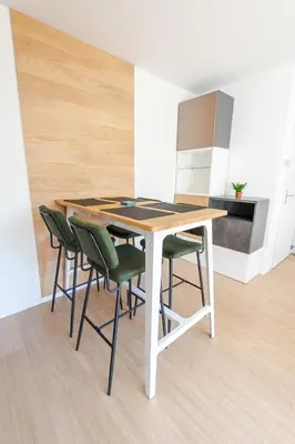 Cuisine ou kitchenette dans l'établissement Les Provinciales