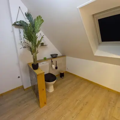 Télévision ou salle de divertissement dans l'établissement 4 Chambres et dortoir 5x90