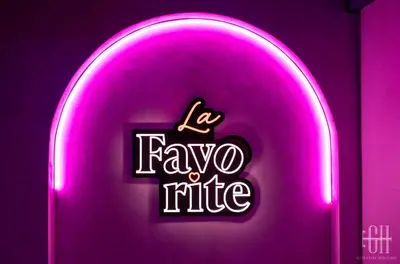 Certificat, récompense, panneau ou autre document affiché dans l'établissement La Favorite - Love-Room Sensuelle