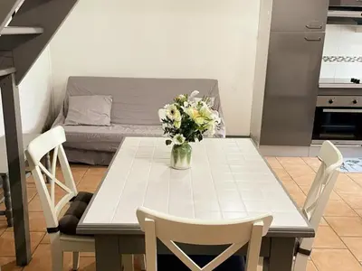 Cuisine ou kitchenette dans l'établissement Gîte rustique avec cheminée à Saint-Lubin-en-Vergonnois, animaux acceptés - FR-1-491-388