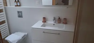 Salle de bains dans l'établissement Appartement spacieux centre ville parking privé