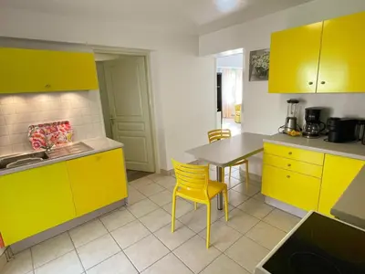 Cuisine ou kitchenette dans l'établissement Gîte familial spacieux près de Villandry, avec jardin, pétanque et WIFI - FR-1-381-595
