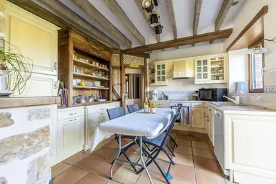 Cuisine ou kitchenette dans l'établissement Maison de campagne au Domaine