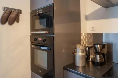 Cuisine ou kitchenette dans l'établissement Grande maison 11 pers piscine & Châteaux Loire
