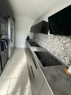 Cuisine ou kitchenette dans l'établissement Superbe Maison familiale