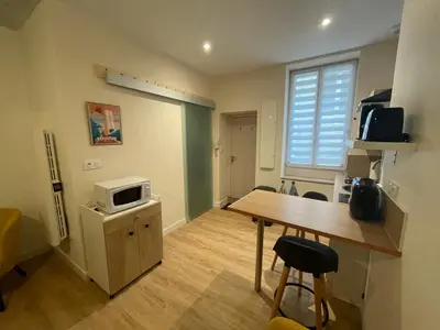 Cuisine ou kitchenette dans l'établissement Le logis de Lyla
