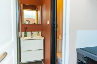 Cuisine ou kitchenette dans l'établissement Tiny T, 4 personnes Loches, proche zoo de Beauval