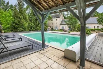 Piscine de l'établissement Domaine du Moulin de CHAREAU ou située à proximité