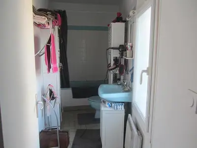 Salle de bains dans l'établissement Chez Annie Chambre chez l'habitant