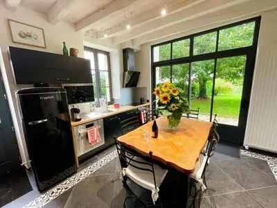 Cuisine ou kitchenette dans l'établissement Gîte de charme en Touraine avec jardin, proche châteaux de la Loire - FR-1-381-598