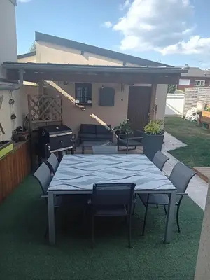 Terrasse ou espace extérieur de l'établissement Maison proche du circuit des 24h du Mans
