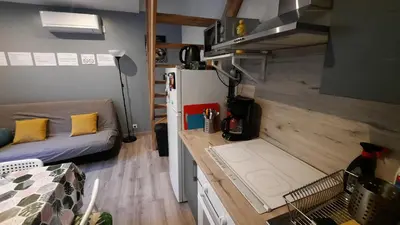 Cuisine ou kitchenette dans l'établissement Maison avec Parking, proche Tours