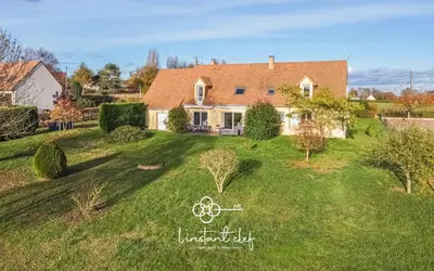 Jardin de l'établissement Cœur de Sarthe - Maison 20pers - Balnéo - BBQ